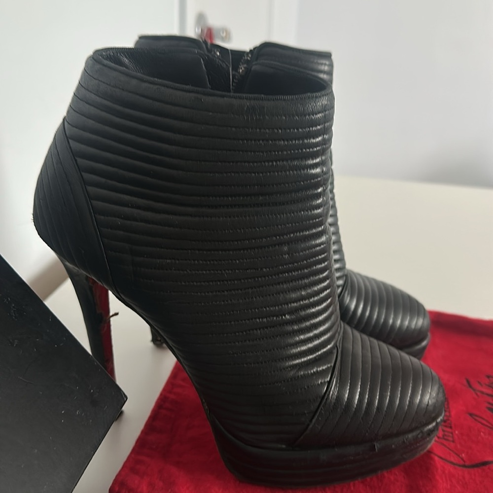 Red Bottom Pumps - Picture 4 of 4